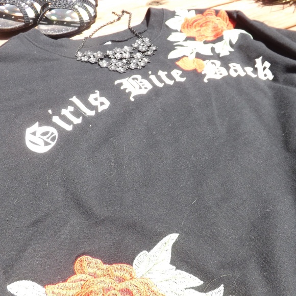 Girls Bite Back black with red embroidered flowers - Picture 6 of 8